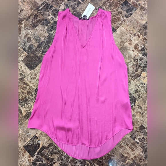 Banana Republic Tops - 5/$25 Banana Republic Sleeveless Purple Blouse